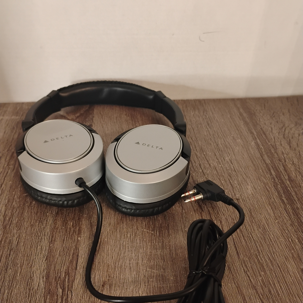 Delta Airlines Headphone